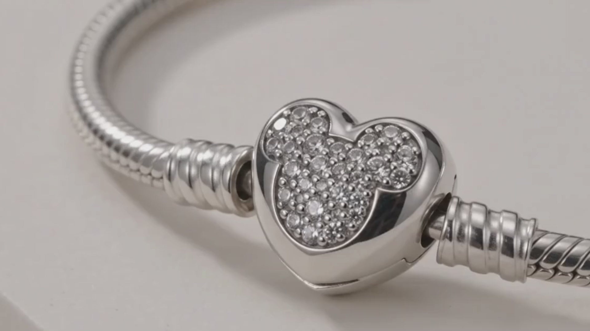 Cartoon Heart Clasp Snake Chain Bracelet